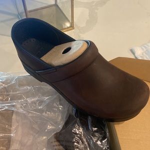 Dansko Prodessional Clog antique Brown 43 new in box